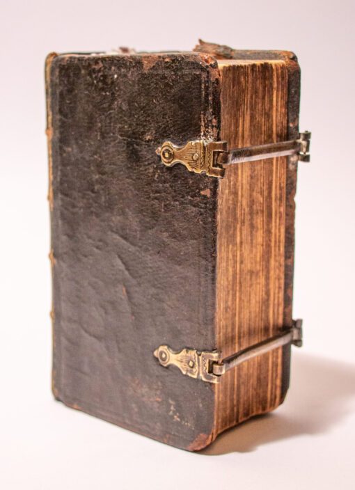 Dutch Bible in a rare edition 1652, original boards with silver clasps